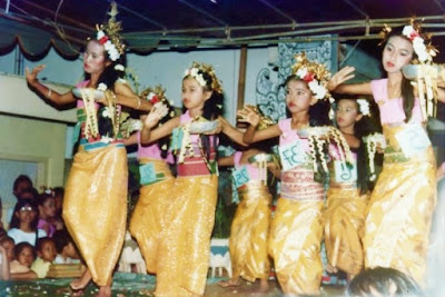  tari ini adalah tarian khas asal Provinsi Bali Tari Pendet Berasal Dari Daerah Bali