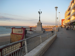 paseo maritimo cruz del mar