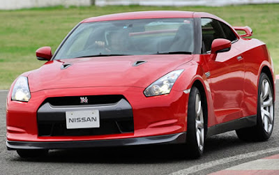 nissan gtr red