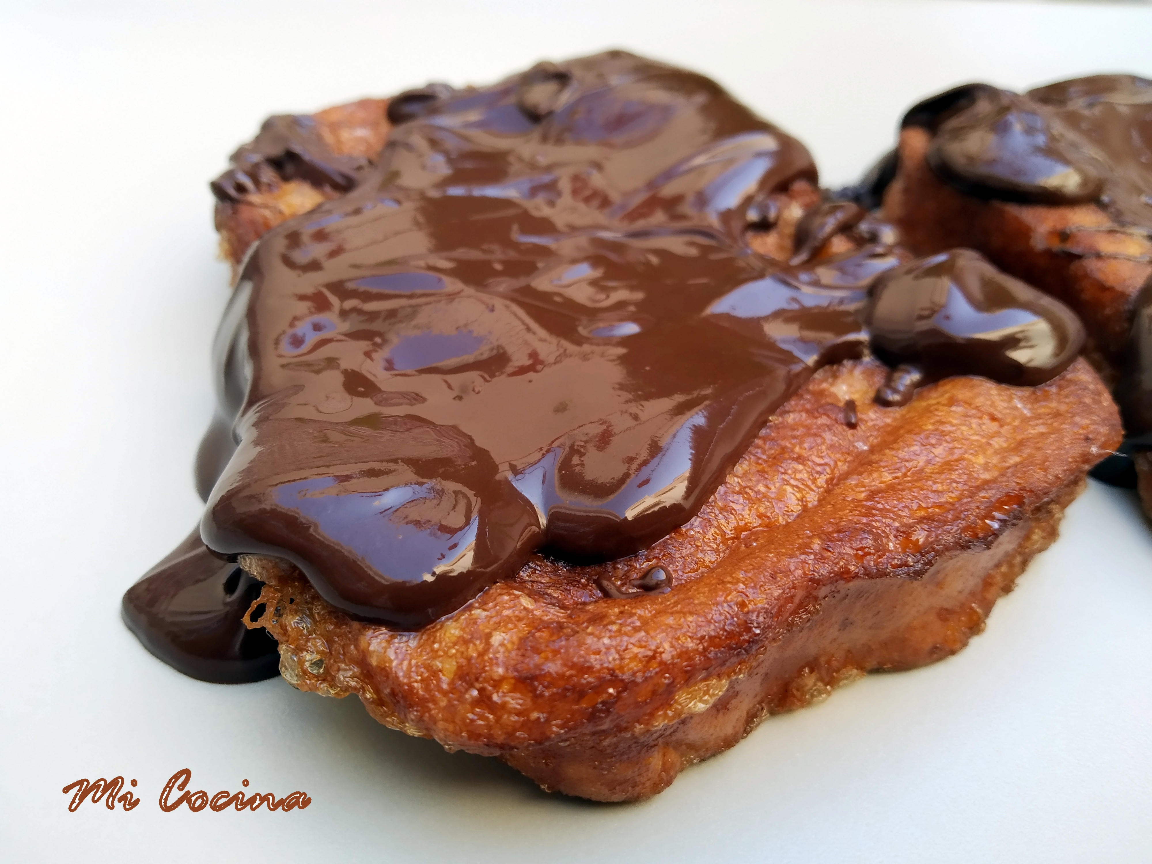 TORRIJAS CUBIERTAS DE CHOCOLATE