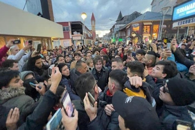 Milei en Ushuaia, no hablo de la Ley 19640, hizo una caminata y se fue enojado