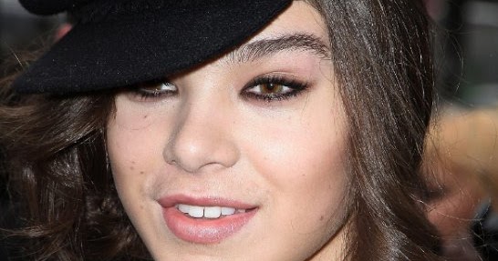 Hailee Steinfeld: Chanel Spring 2013 Couture Show in Paris 