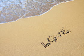 word-love-in-sand-sea-area