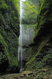 10 Air Terjun Tertinggi Di Indonesia [ www.BlogApaAja.com ]