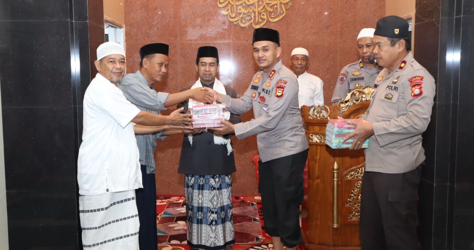 Kapolres Soppeng Laksanakan Safari Subuh di Masjid Nurul Huda 