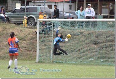 solo para la foto la portera de amatitlan gol crema