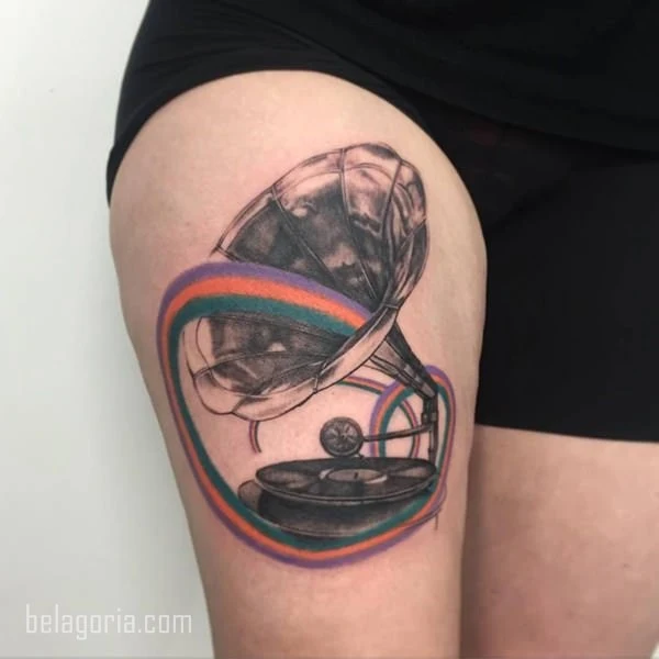 Vemos la foto de un Tatuaje musical