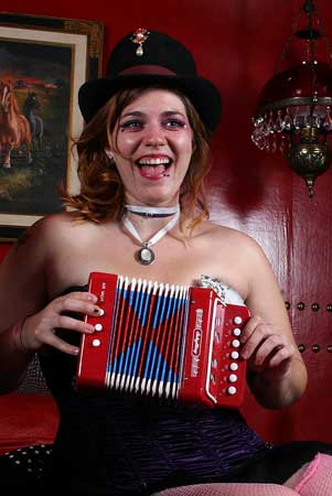 Accordion Chick