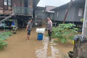 Solidaritas Kemanusiaan: Kapolsek Panca Rijang Berikan Dukungan bagi Korban Banjir