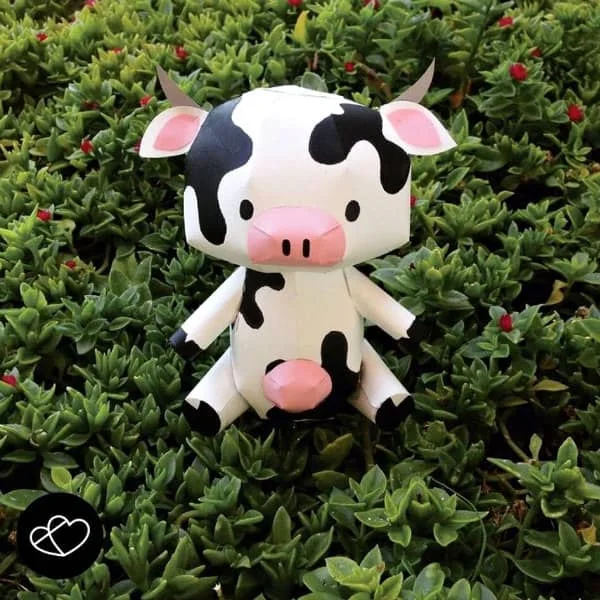 3D black and white paper cow model