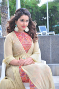 Rashi Khanna new glamorous photos-thumbnail-37