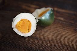 Dahsyat !!! 5 Manfaat Konsumsi Telur setengah matang