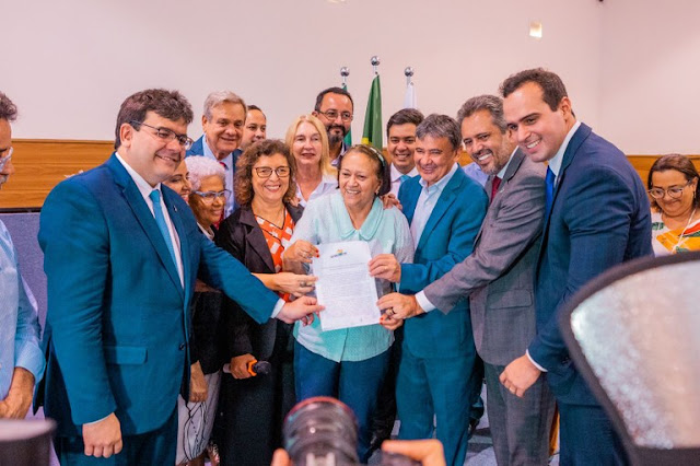 Paraíba assina pacto pela busca ativa de pessoas em condição de pobreza durante reunião do Consórcio Nordeste