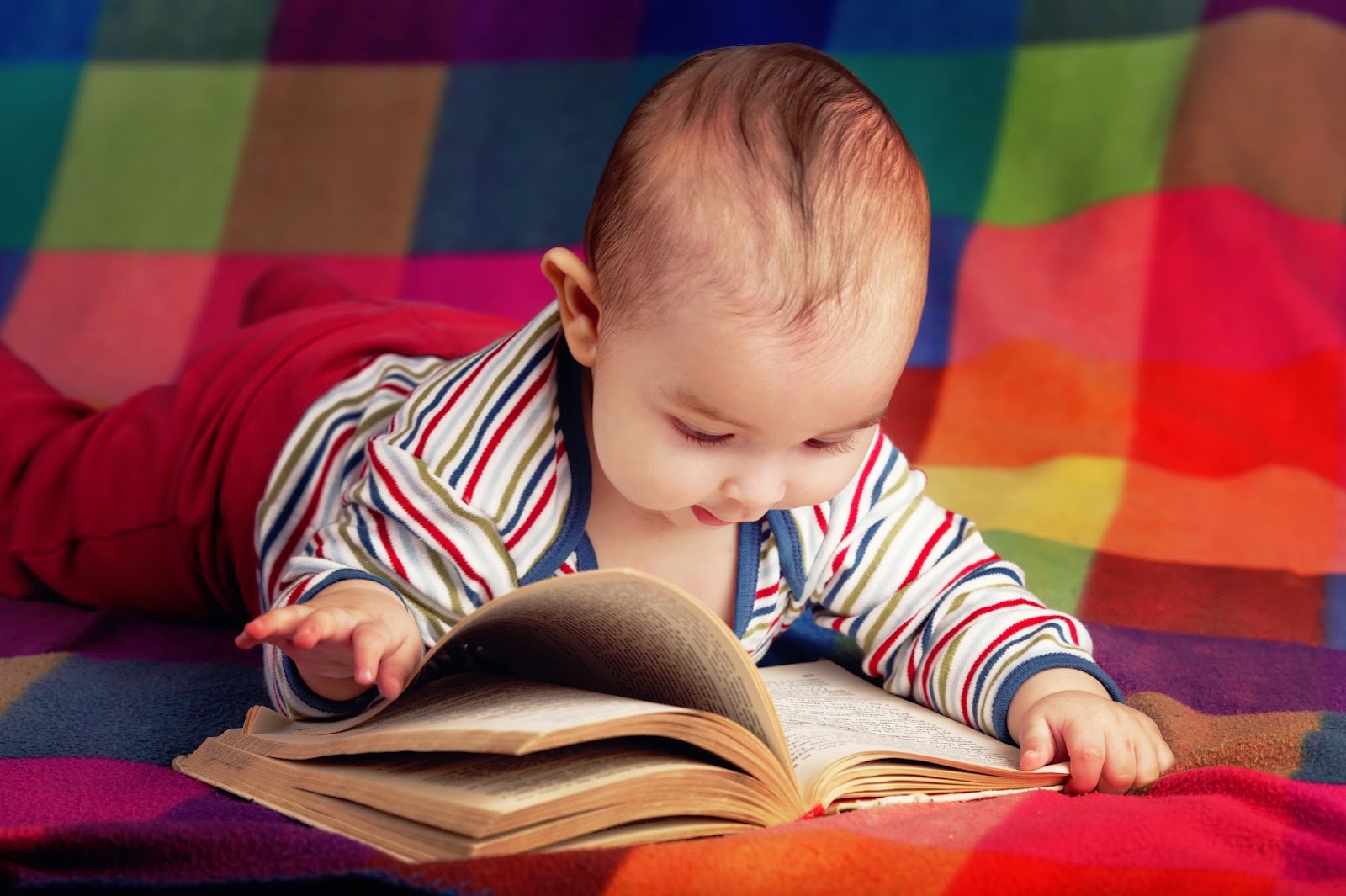Kumpulan Foto Bayi Bayi Lucu Banget Sedang Membaca Buku 2016 Si