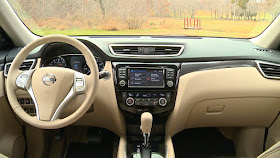 Interior view of 2015 Nissan Rogue