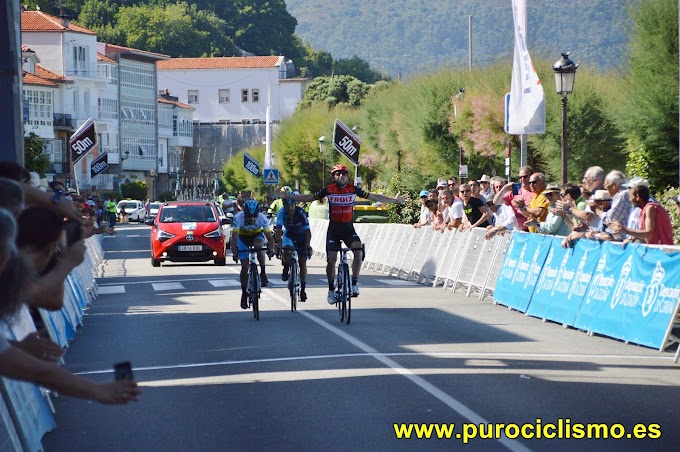 Ivan Martínez (Froiz) gana la etapa y De Mateos (Cortizo) refuerza su liderato en la Volta a Coruña