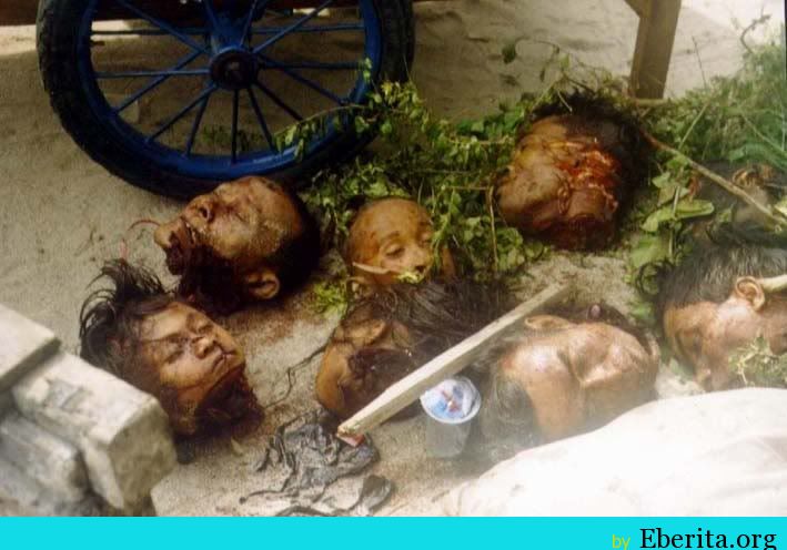 Tragedi Pembantaian Manusia Perang Sampit  Dayak VS Madura 
