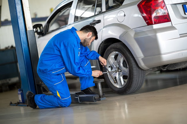 Auto Mechanic