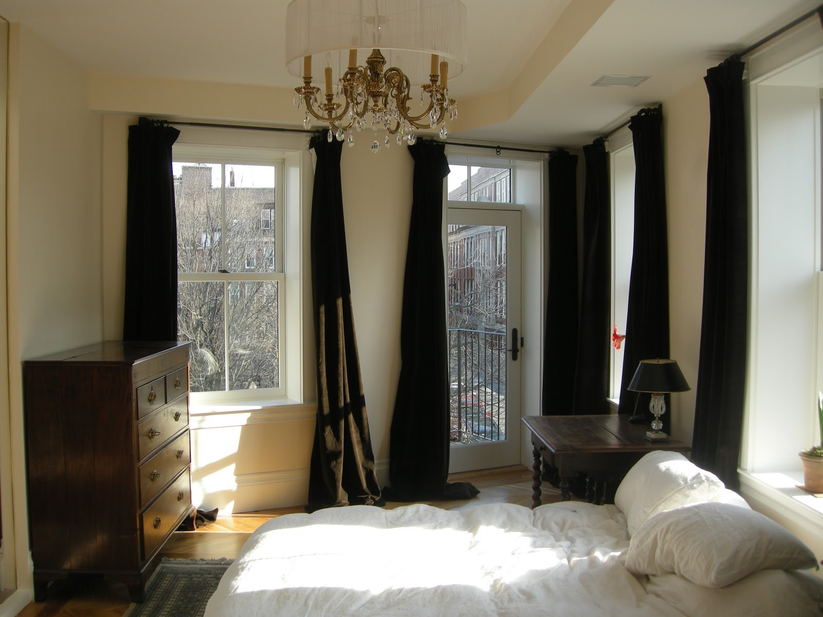 redbrickbuilding: Master bedroom curtains