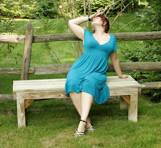 fainting blogger, sundress, heatstroke