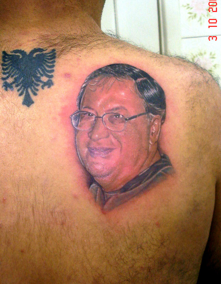 Ratinho Tattoo E-mail: ratinhotattoo@ratinhotattoo.com