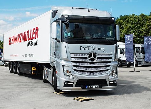 truk box tronton Mercedes-Benz Actros 1800