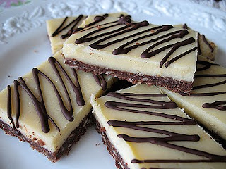 Almond Cheesecake Bars A Gourmet Recipe