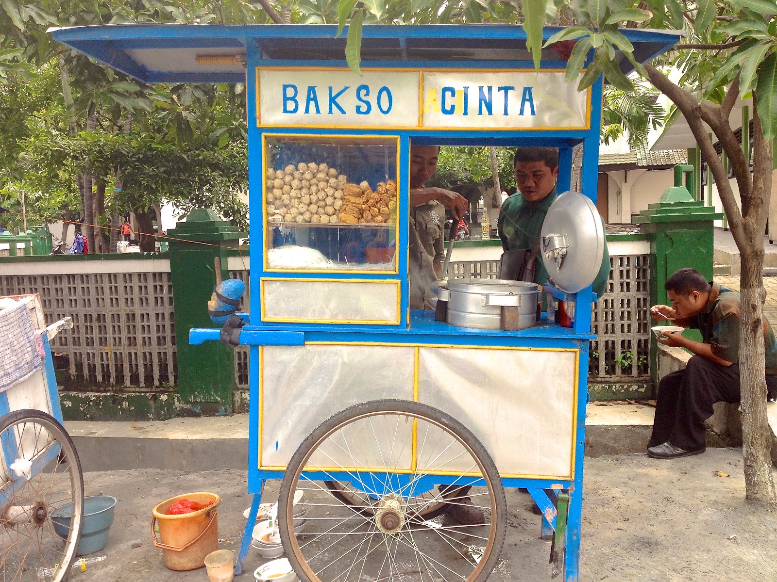 8 Bunyi bunyian Unik Khas Penjual Makanan yang Hanya Ada 