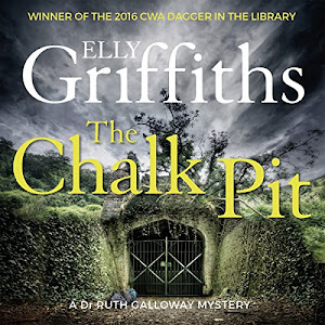 The Chalk Pit: The Dr Ruth Galloway Mysteries 9