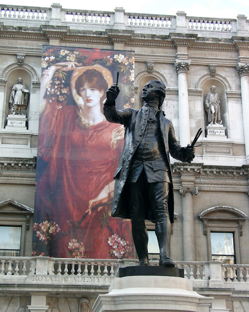 Statue of Joshua Reynolds, Royal Academy of Arts, Annenberg Courtyard, Burlington House, Piccadilly, City of Westminster, London