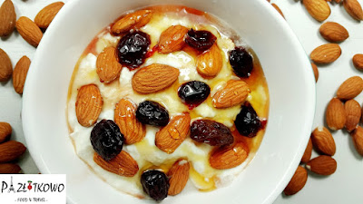 ser , miodu , żurawina, migdały, cranberry, almonds, honey, curd