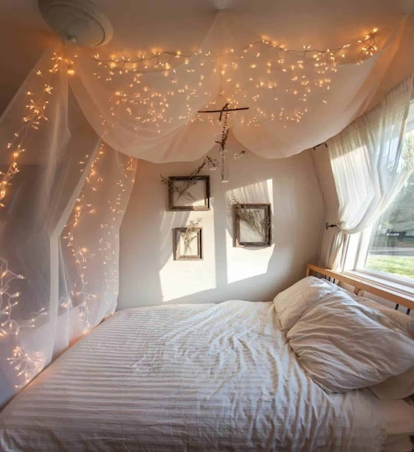 Treo những chiếc đèn Fairy lên trần phòng ngủ