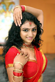 Hot Cleavages  Actress Waheeda