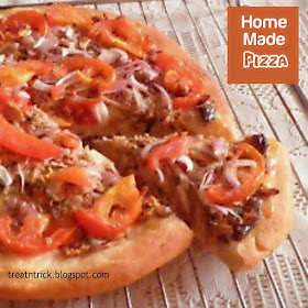 Home Made Pizza Recipe @ treatntrick.blogspot.com