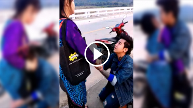  Public Break Up Video of A Man Kneels And Begs Girlfriend To Take Him Back