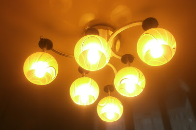 Люстра и энергосберегающие лампочки