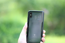 Review Xiaomi Mi 8 EE