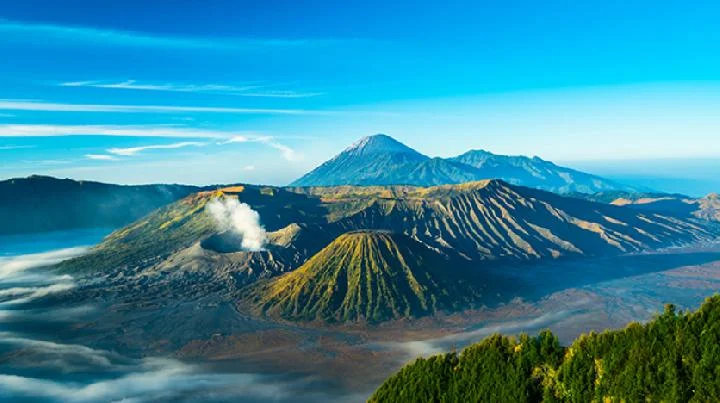 Gunung Bromo; Gunung Megah dengan Hamparan Pasir