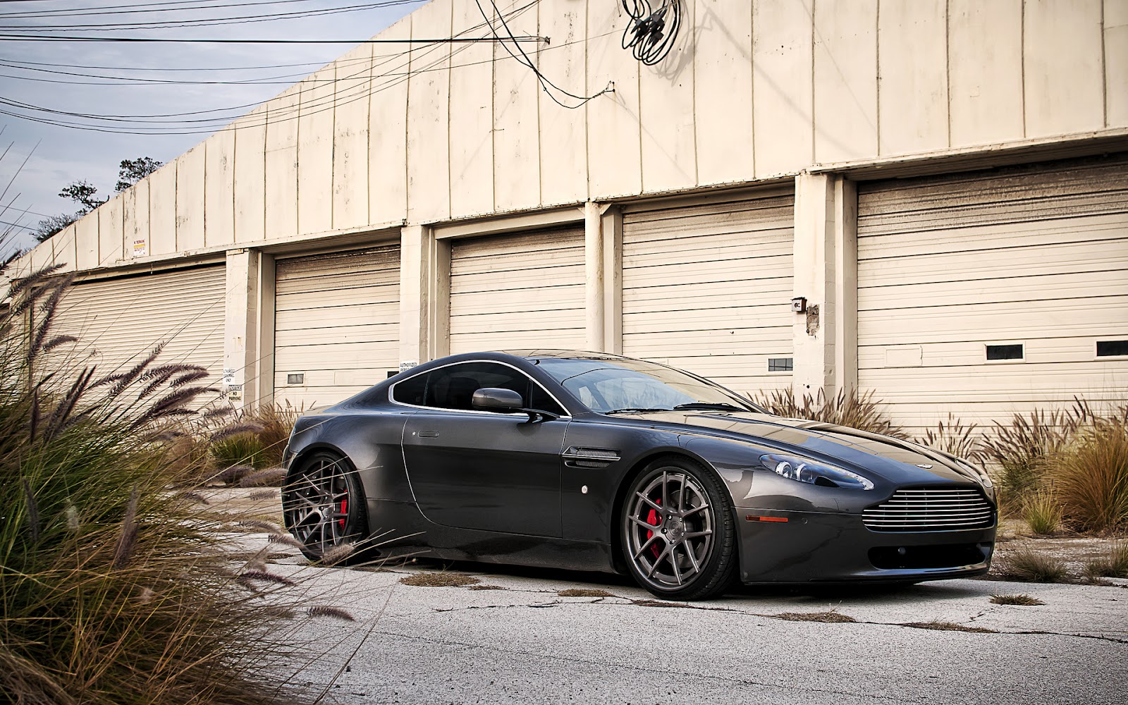 ASTON MARTIN CAR WALLPAPERS: Aston Martin DBS Volante Car Wallpapers