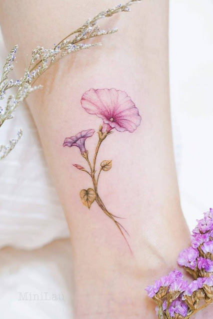Inspire-se: 40 tatuagens femininas nas pernas que são puro estilo