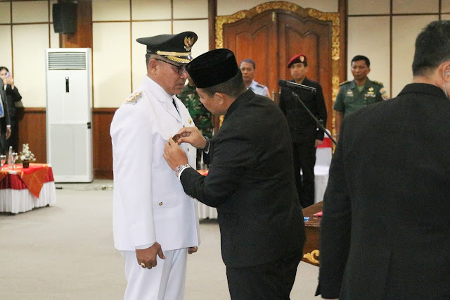    Pj. Gubernur Bali Lantik I Dewa Tagel Wirasa Jadi Pj. Bupati Gianyar