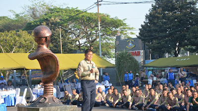 Exit Briefing dan Olahraga bersama Komandan Kodikmar