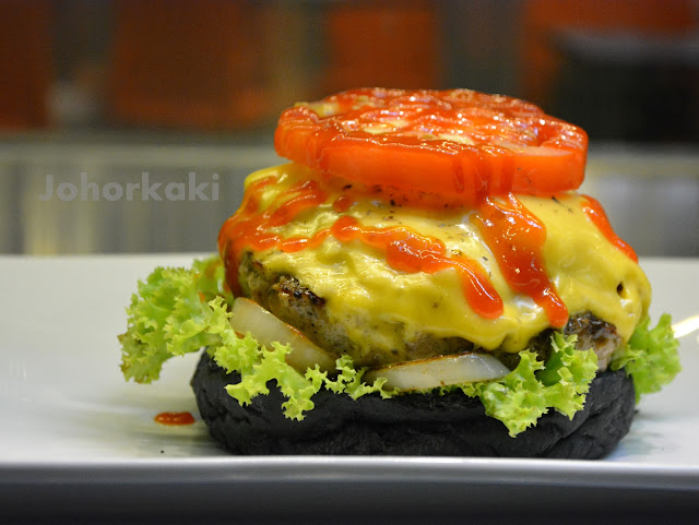 Johor-Bahru-City-Square-Mall-Pizza-Box-Charcoal-Burger