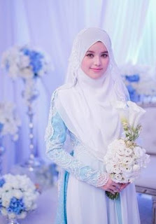 Gaun pengantin muslimah Dengan Pashmina Syari