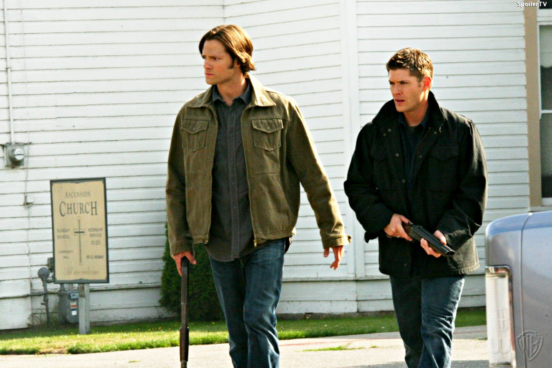 Os irmãos Dean e Sam Winchester