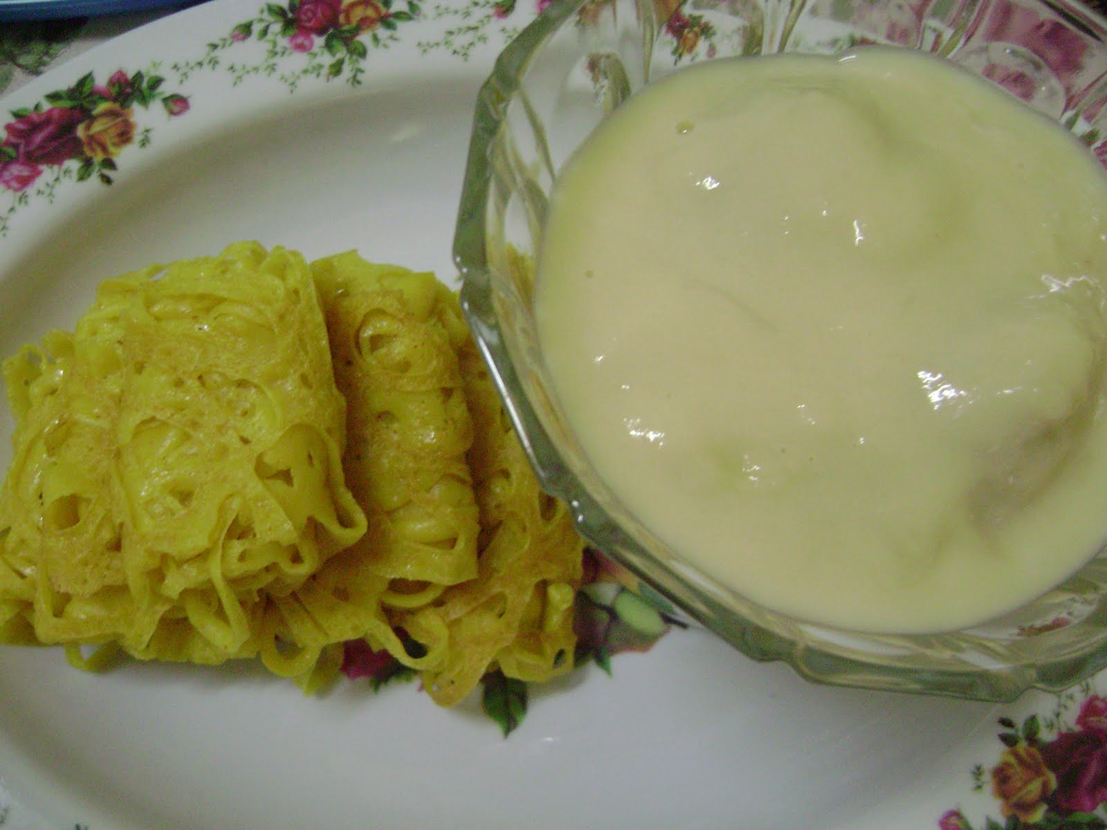 TeratakCINTAnazmie: ROTI JALA + KUAH DURIAN