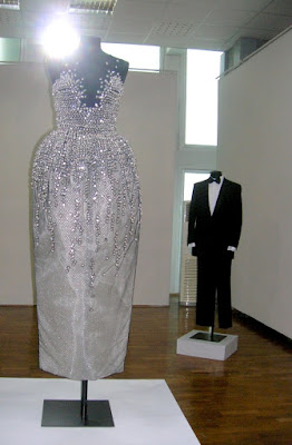 Ташкент выставка мода италия бонд костюм   Tashkent Fashion Exhibition Italia Bond Costume Museum