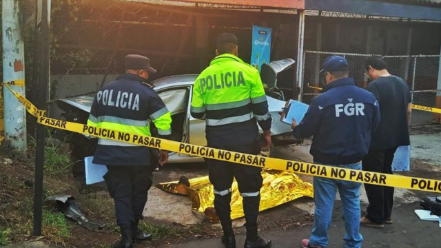 El Salvador: Joven murió al chocar su carro contra una vivienda