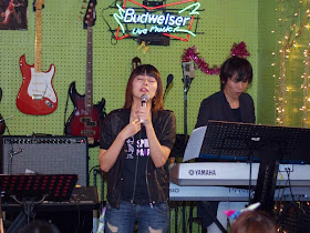 singer, keyboard, live band