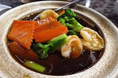 Xing Hua (兴化), claypot seafood tofu